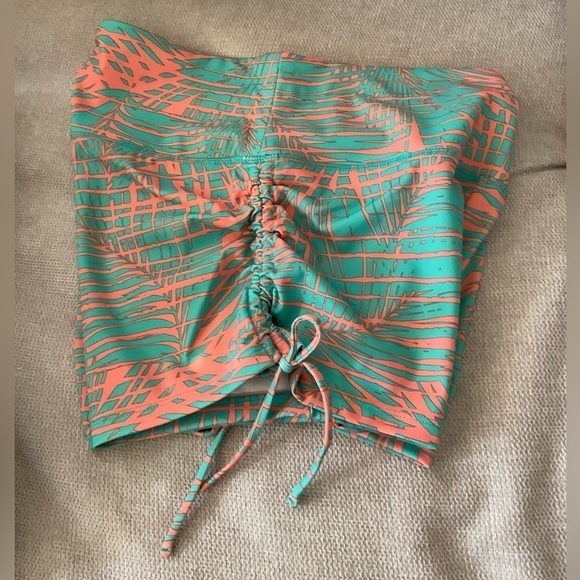 Forever 21 High-Rise Biker Short - Picture 7 of 9